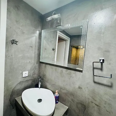 Day In 2 Apartamento Atenas