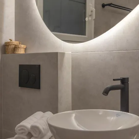 Modern Ilisian Apartment