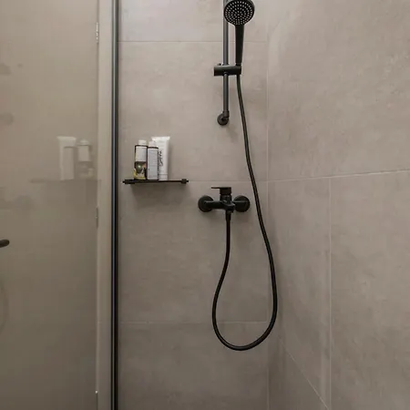 Modern Ilisian Apartment