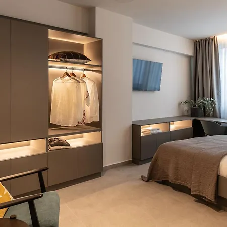 Celestial At Praxitelous Apartment *