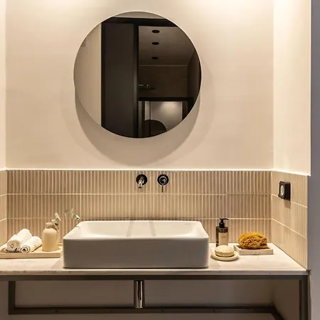 Celestial At Praxitelous Apartment Athen