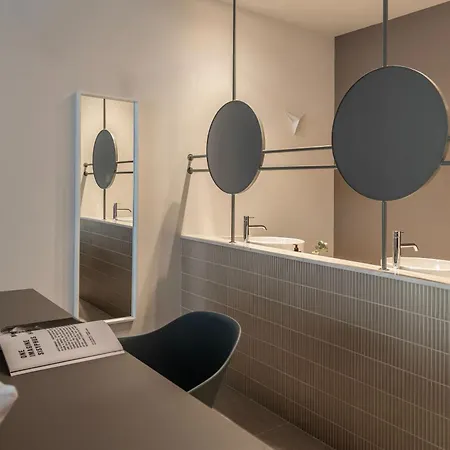 Celestial At Praxitelous Apartment *
