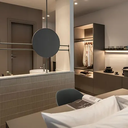 Celestial At Praxitelous Apartment Athen