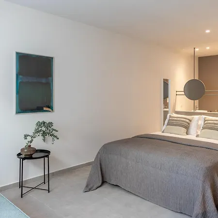 Celestial At Praxitelous Apartment *