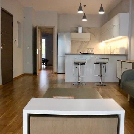 Oulang Boutique In - Close To Acropolis Apartment