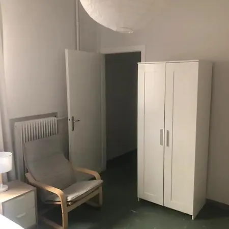 Elegant Klathmonos Apartment