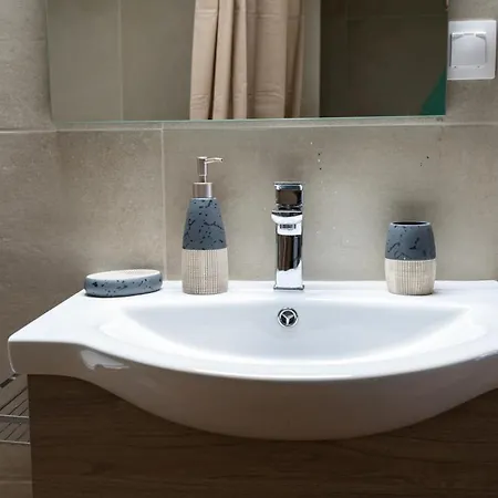 Entire Apt, Maisonette, 1 Bedroom Athens