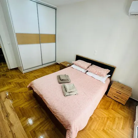 Renovated 3 Bedroom Apartment Athens
