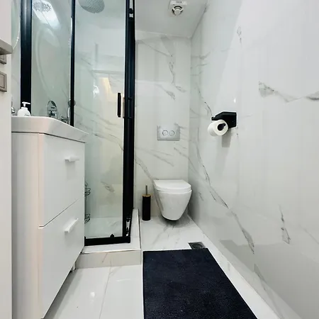 Renovated 3 Bedroom * Athens