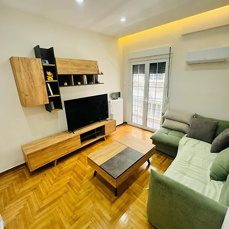 Apartment Renovated 3 Bedroom