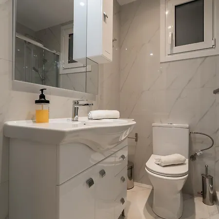Center Balcony Escape Apartment