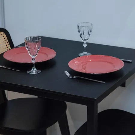 Apartment Lovely Brand New Near Victoria Metro