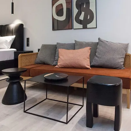 Lovely Brand New Near Victoria Metro