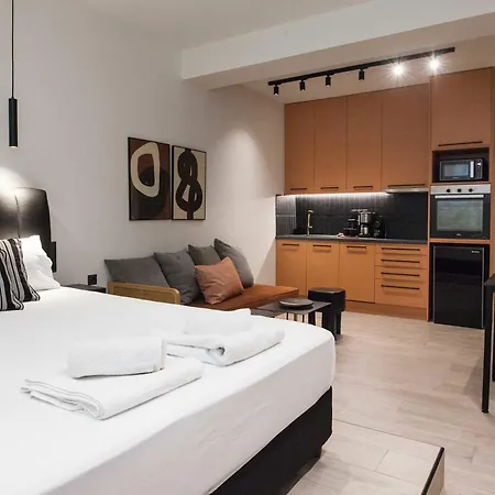Lovely Brand New Near Victoria Metro Apartment