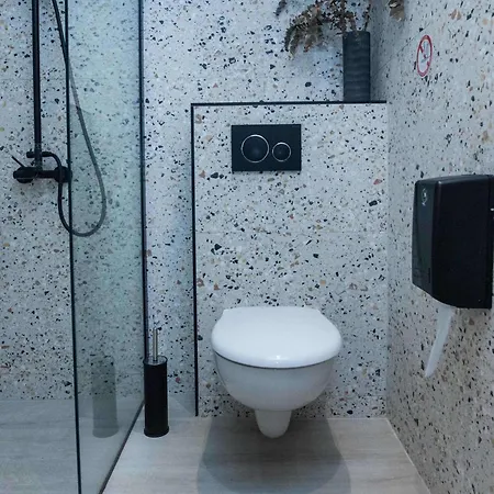 Apartment Lovely Brand New Near Victoria Metro *