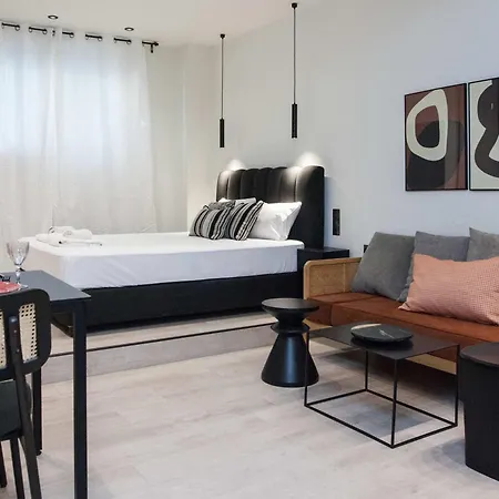 Lovely Brand New Near Victoria Metro *