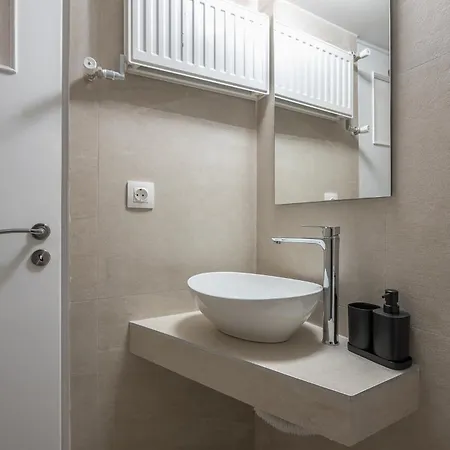 Zen Glow, Neapoli Apartment *