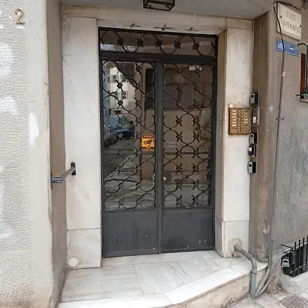 Apartment ιkia Plaka - Timeless Elegance In *