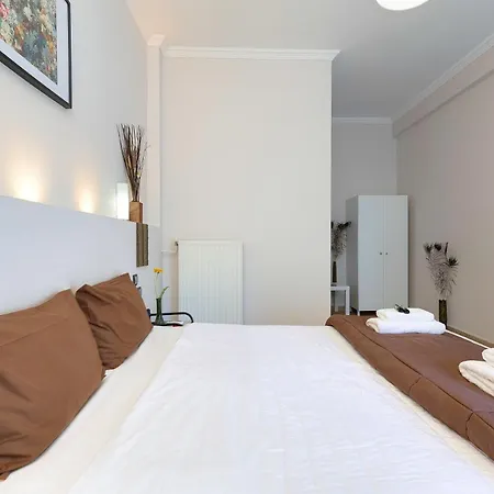 Salver Apartment *