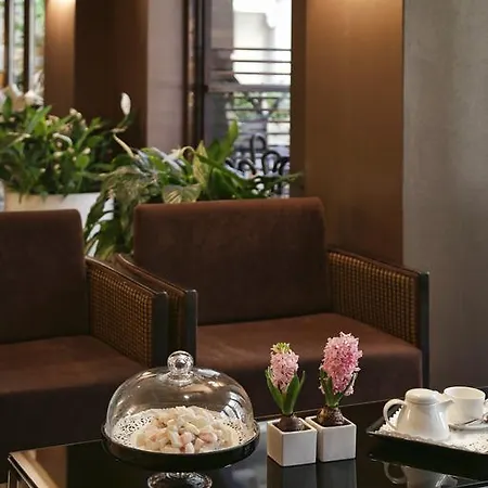 The Y 4* Atene