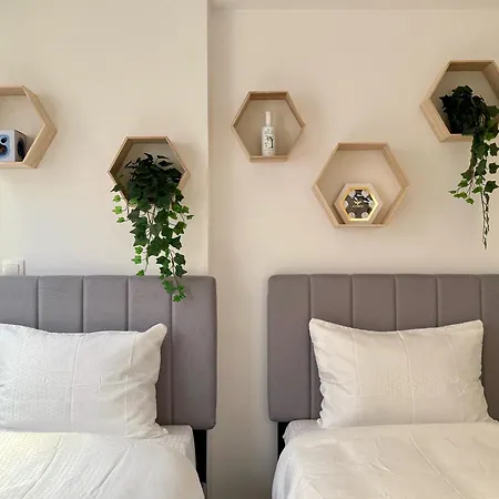 Apartment Th0 Futuristic Luxury Two Bedrooms With High-tech Amenities *