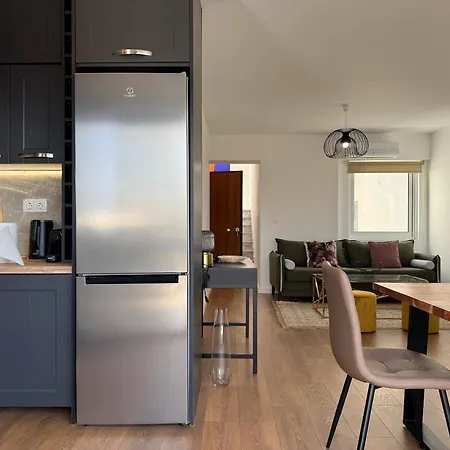 Apartment Th0 Futuristic Luxury Two Bedrooms With High-tech Amenities *