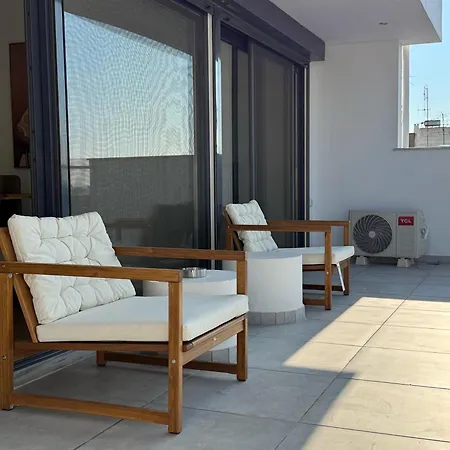 Th0 Futuristic Luxury Two Bedrooms With High-tech Amenities *