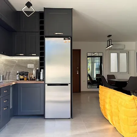 Th0 Futuristic Luxury Two Bedrooms With High-tech Amenities Apartment