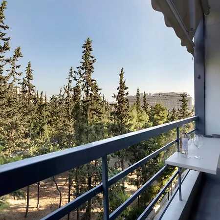 Elegant, Chic, Hip 2 Bedroom W/ Forest View In Athens! Athens
