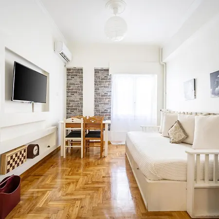Apartment Acropolis Delux 1st Flr Aprt Up 4 Guests By Lodgespot Athens