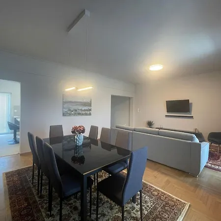 Spacious Seaside Flat At Alimos Athén