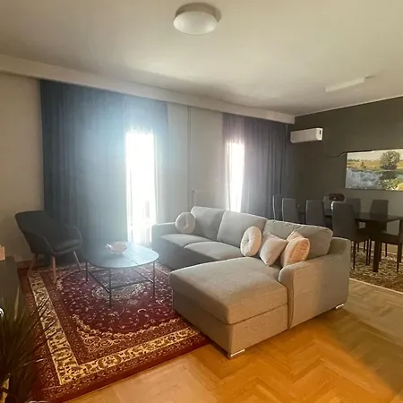 Spacious Seaside Flat At Alimos Apartment *