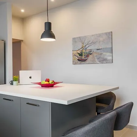 Spacious Seaside Flat At Alimos Athens