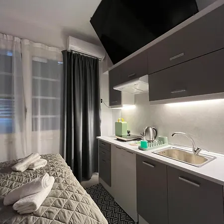 Medusa Stadiou Apartment