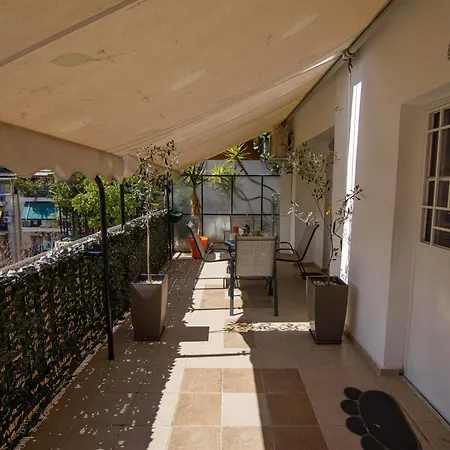 Apartment Bright Small Penthouse In The Center Of