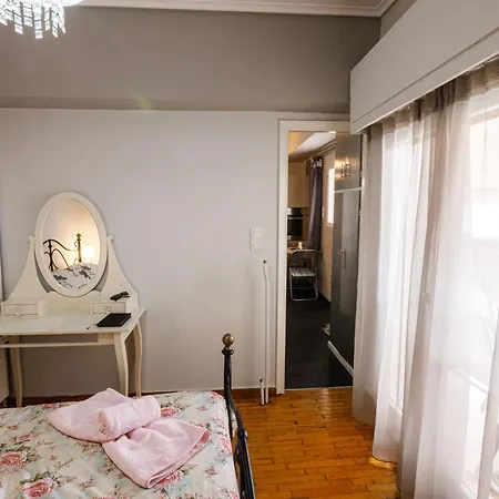Bright Small Penthouse In The Center Of Apartment Athens