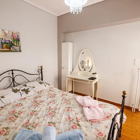 Bright Small Penthouse In The Center Of