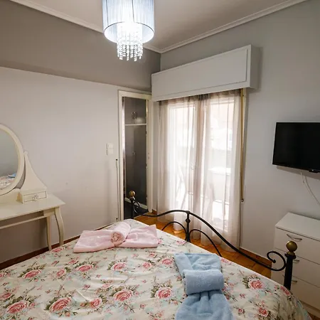 Bright Small Penthouse In The Center Of Athens