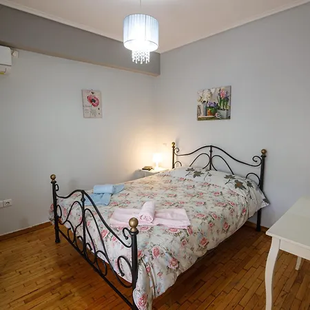 Bright Small Penthouse In The Center Of Apartment Athens