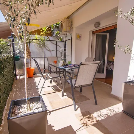 Bright Small Penthouse In The Center Of