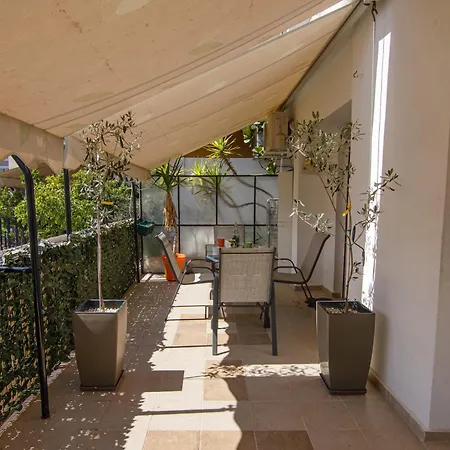 Apartment Bright Small Penthouse In The Center Of Athens