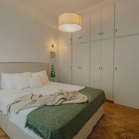Stylish Cozy Artistic Atene
