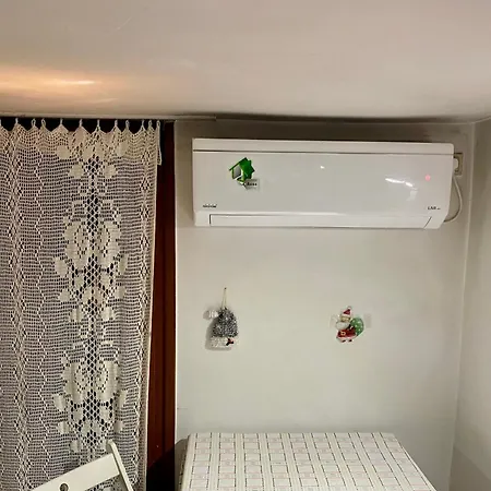 20 Mins From Centre, Rural House *