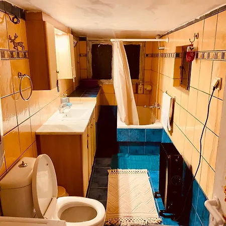 Holiday home 20 Mins From Centre, Rural House Athens