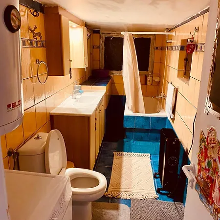 Holiday home 20 Mins From Centre, Rural House