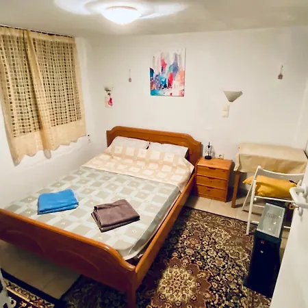 Holiday home 20 Mins From Centre, Rural House *