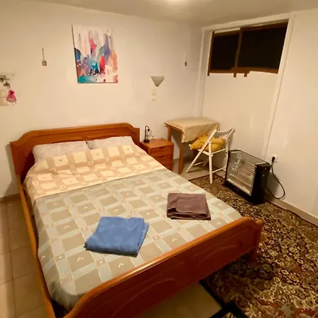 Holiday home 20 Mins From Centre, Rural House Athens