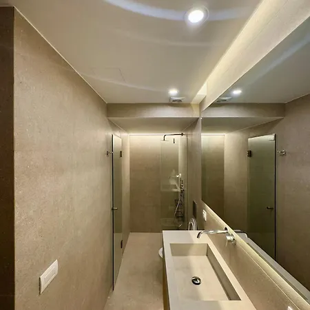 Vip Beachfront Pool & Sunsets Apartment