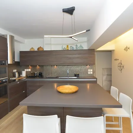 Apartment Vouliagmeni Bay Stylish House With Private Garden Athens