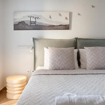 Vouliagmeni Bay Stylish House With Private Garden Apartment